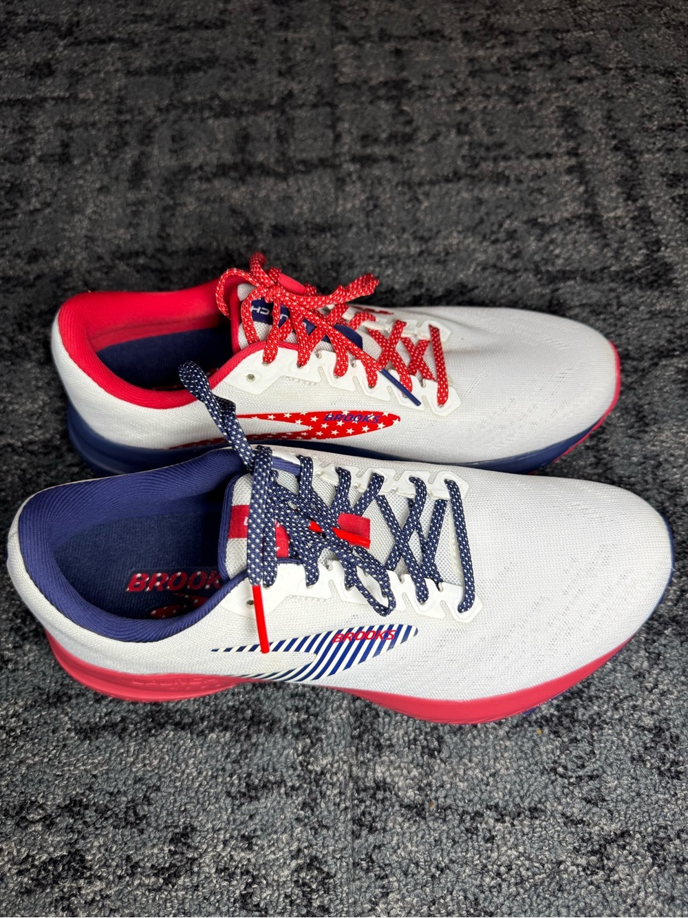Brooks Launch 7 Women’s Size 9 Running Shoes Red White Blue Stars 1203221B166 - Picture 4 of 11